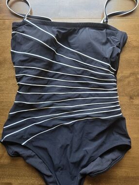 Gottex One Piece Swimsuit Black White Stripe Size 14 Tummy Control Classic Swim